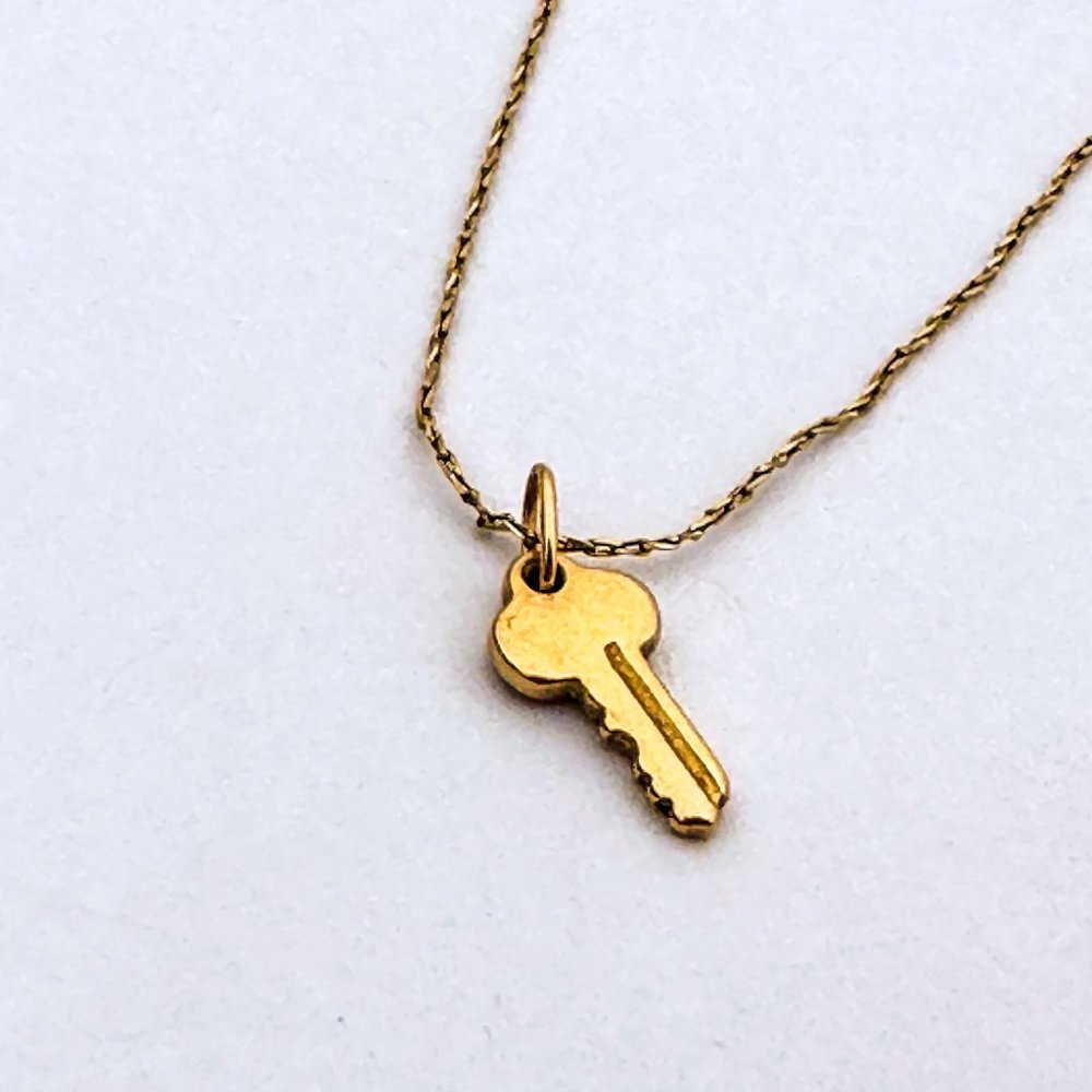 Catbird Hundred Summers Collar w/ Tiniest Key Charm